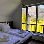 Alpine Haven Апартаменты