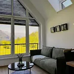 Апартаменты Alpine Haven *