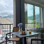 Апартаменты Alpine Haven *