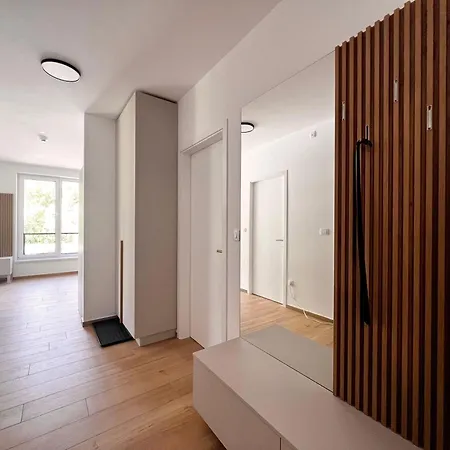 Alpine Haven בובק