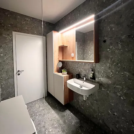 Alpine Haven Apartment