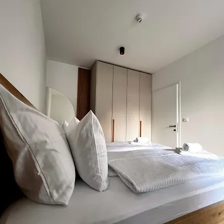 Alpine Haven בובק