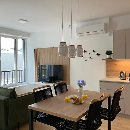 Alpine Haven * בובק