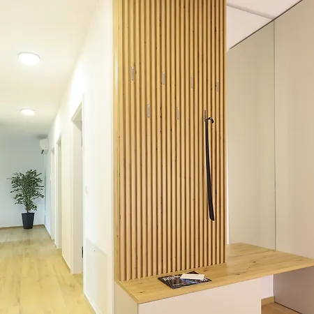 Alpine Haven דירה *