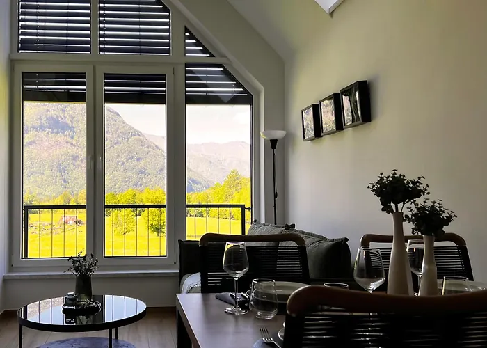 Apartma Alpine Haven